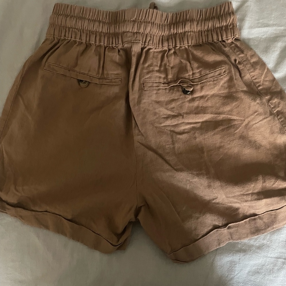 Brown trouser shorts 

Comfortable - Picture 3 of 3